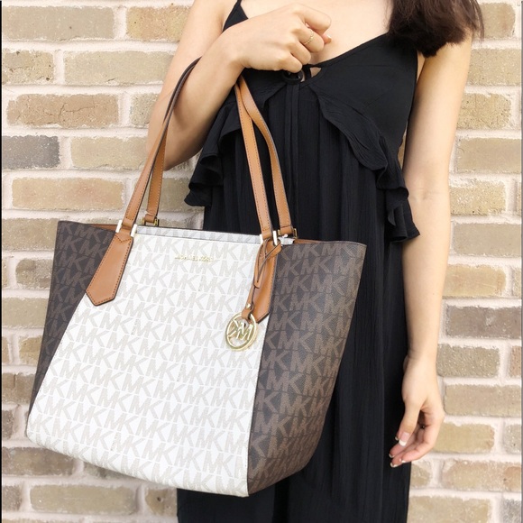 Gaby’sBags👜💕- Michael Kors Tote Signature MK - Picture 3 of 7